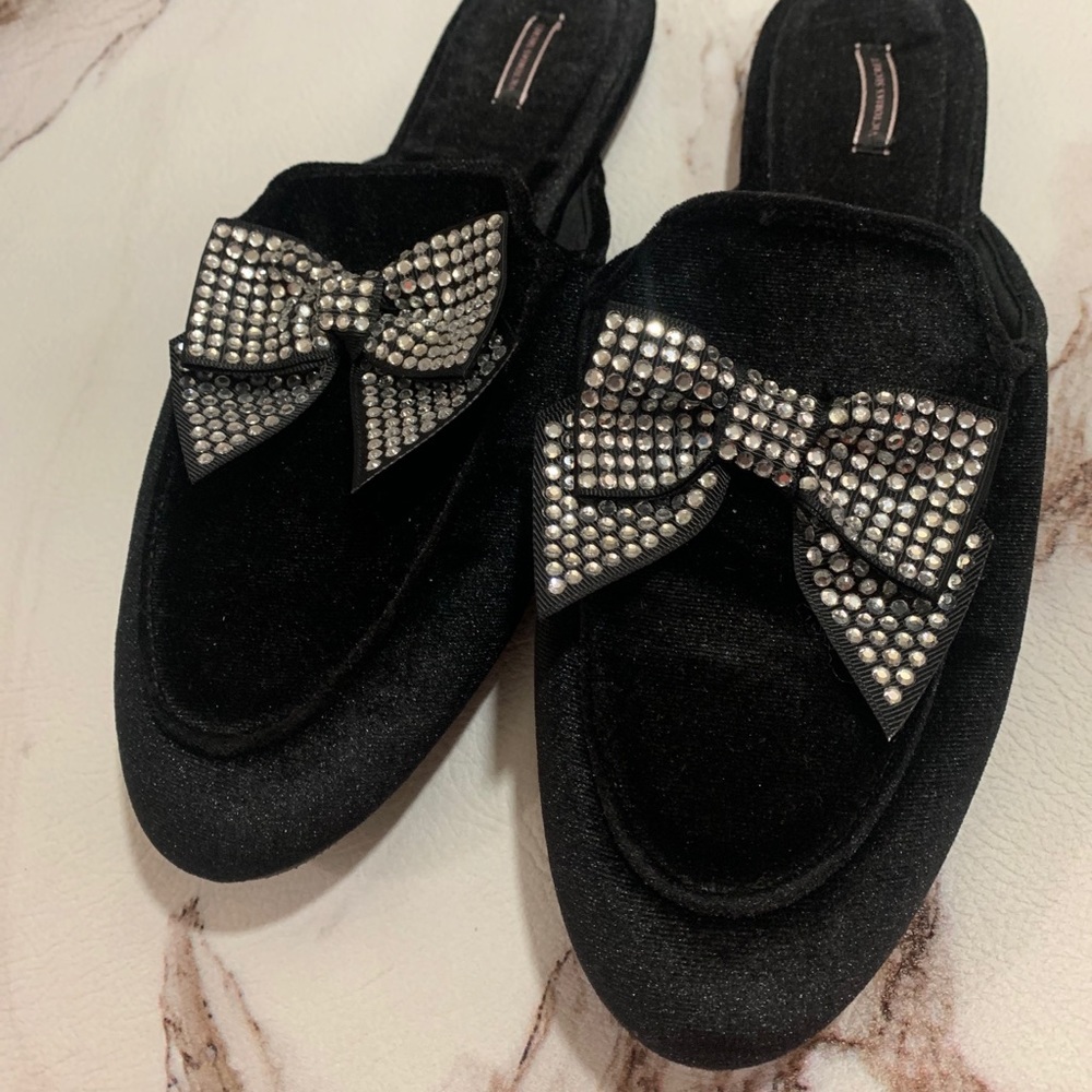 VICTORIA'S SECRET Rhinestone Velvet Bow Slippers M